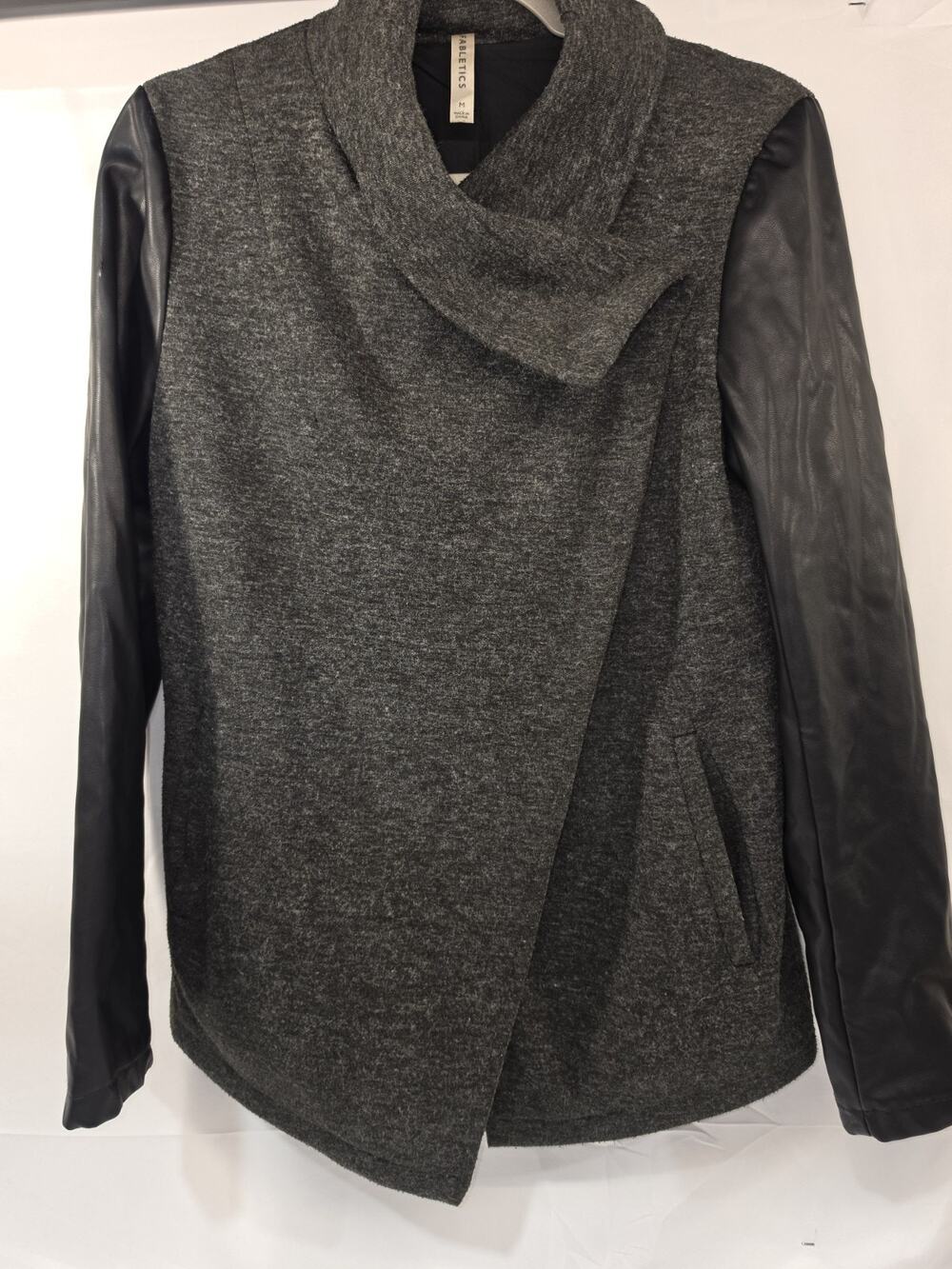 Fabletics Jacket Women's Medium Milano Coat Tunnel Vision Black Gray Athletic B8